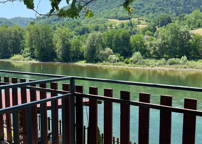 Zelenika Drina 아파트 *